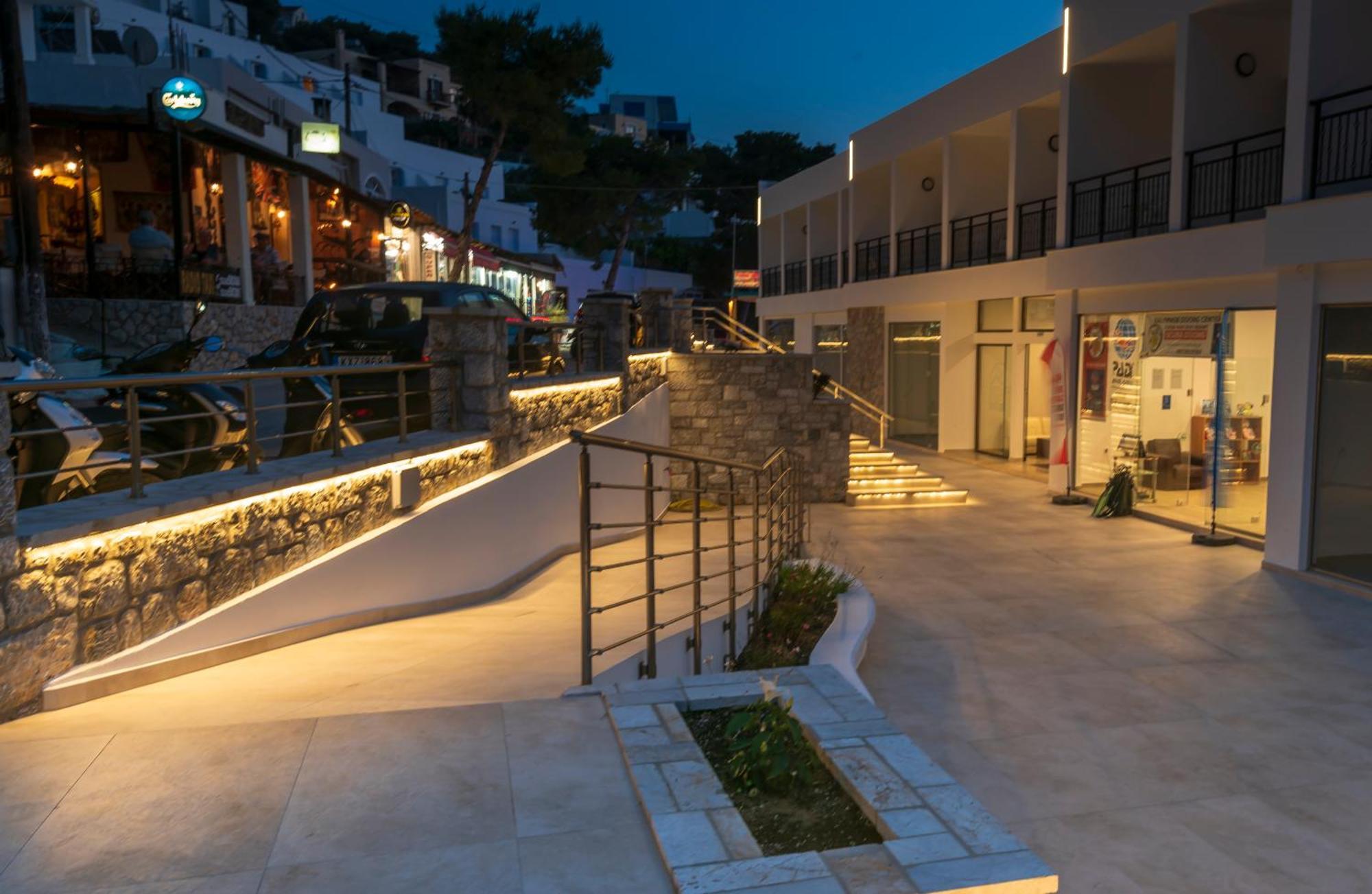 Plaza Hotel Masouri Exterior foto