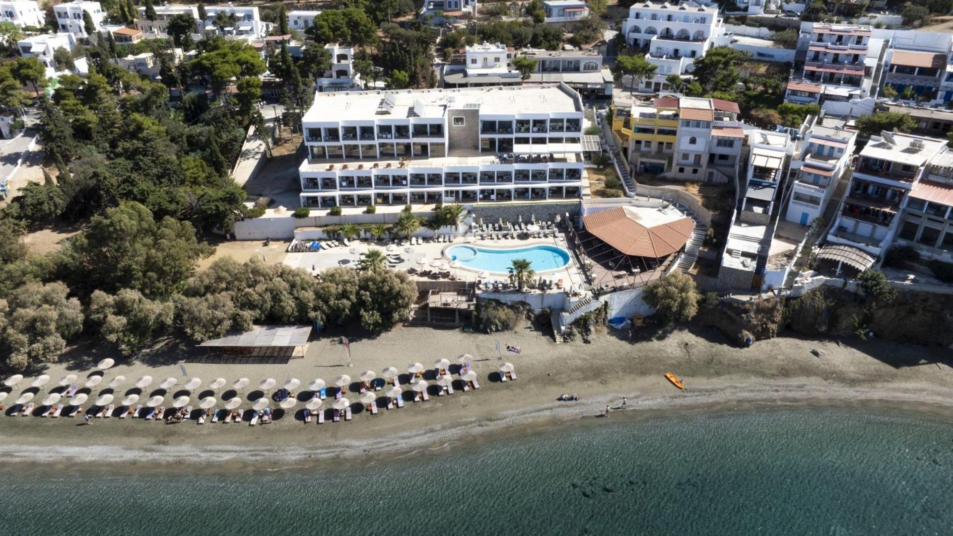 Plaza Hotel Masouri Exterior foto